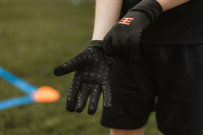 Waterproof rugby training gloves for cold conditions